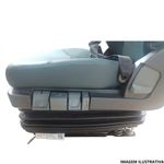 23907684-banco-do-motorista-para-caminhoes-volvo